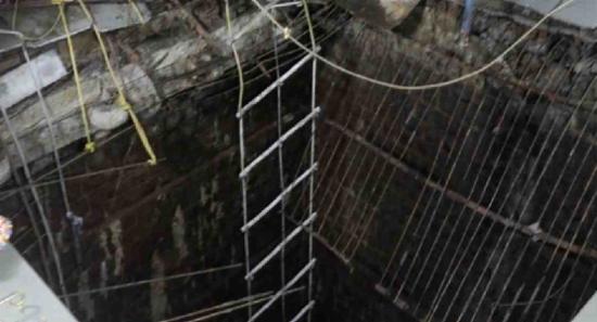 ඉන්දියාවේ ආගමික උත්සවයක් අතරතුර ළිඳකට වැටීමෙන් මියගිය සංඛ්‍යාව 35 ක් දක්වා ඉහළට